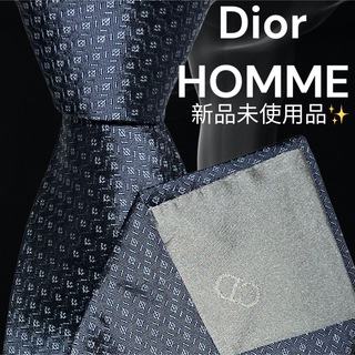 ディオールオム(DIOR HOMME)の【最高峰ネクタイ✨新品✨】Dior HOMME ネイビー 総柄(ネクタイ)