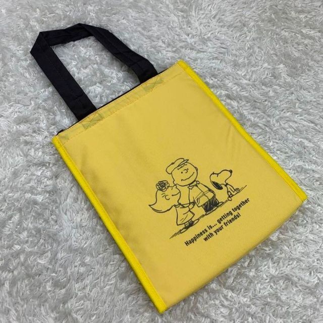 【新品】ランチバッグ 弁当バッグ ランチトート 保温 保冷 スヌーピー 大き目 キッズ/ベビー/マタニティのこども用バッグ(トートバッグ)の商品写真