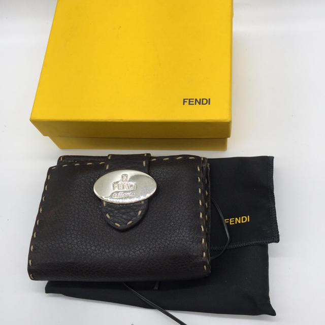 FENDI(フェンディ)のこめ子様専用FENDI／フェンディ ソフトレザー折財布 男女OK レディースのファッション小物(財布)の商品写真