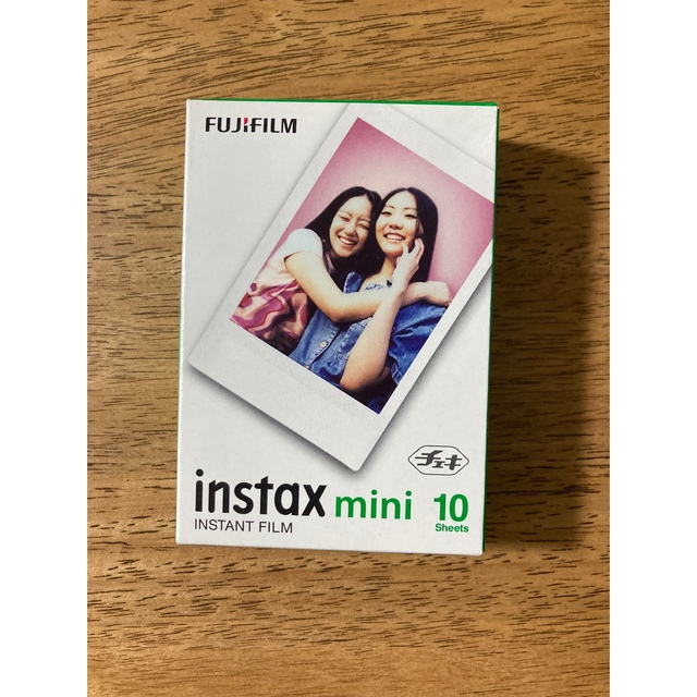 チェキ　フジフィルム　instax mini 11 フィルムセット スマホ/家電/カメラのカメラ(フィルムカメラ)の商品写真