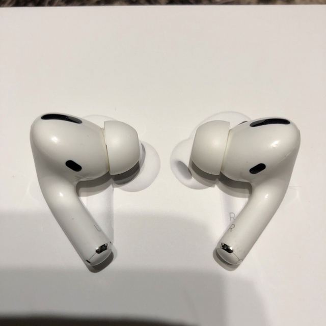 Apple(アップル)のApple AirPods Pro MWP22J/A スマホ/家電/カメラのオーディオ機器(ヘッドフォン/イヤフォン)の商品写真