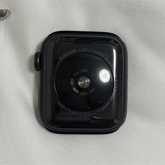 Apple Watch(アップルウォッチ)のAPPLE WATCH SE GPSモデル 第一世代 スマホ/家電/カメラのスマートフォン/携帯電話(その他)の商品写真