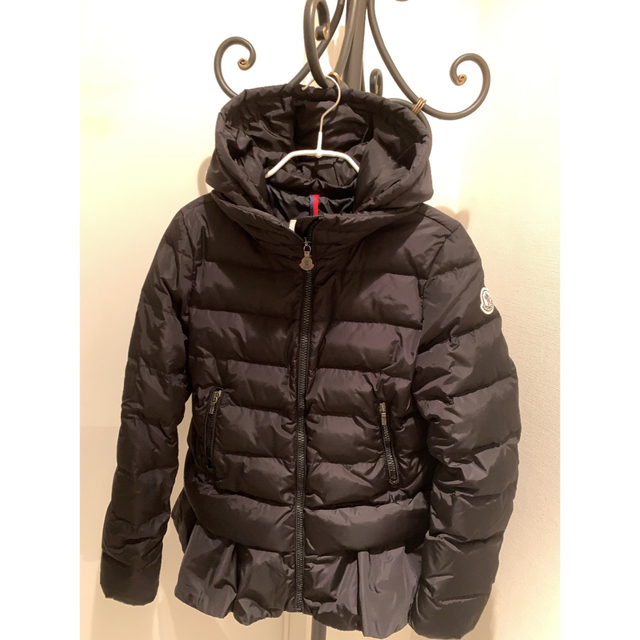 MONCLER(モンクレール)のyukarin様専用MONCLERモンクレール PERVENCHE フリルダウン レディースのジャケット/アウター(ダウンジャケット)の商品写真