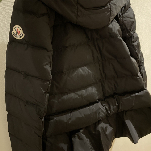 MONCLER(モンクレール)のyukarin様専用MONCLERモンクレール PERVENCHE フリルダウン レディースのジャケット/アウター(ダウンジャケット)の商品写真