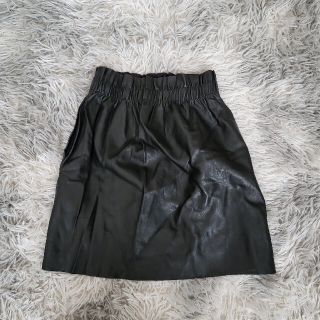 ザラ(ZARA)の【未使用/送料込】レザースカート【ZARA】(ミニスカート)