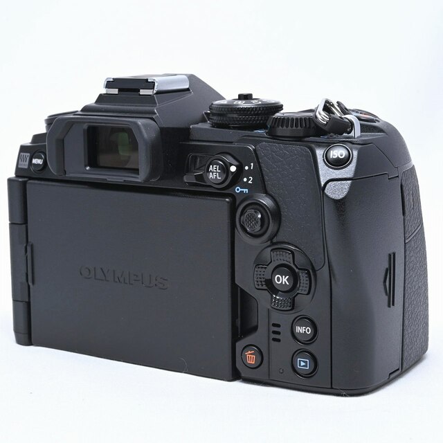 OLYMPUS(オリンパス)のOLYMPUS OM-D E-M1 MarkIII ボディ ブラック スマホ/家電/カメラのカメラ(ミラーレス一眼)の商品写真