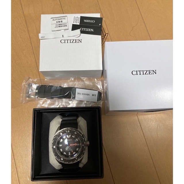 ほぼ新品　CITIZEN PROMASTER NB6004-08E