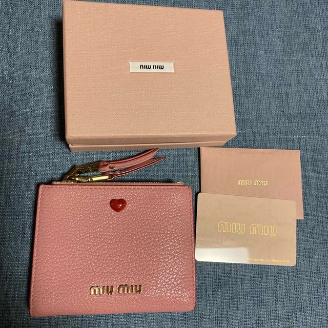 MIU MIU 二つ折り財布(箱あり)
