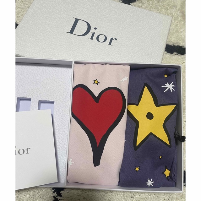 Dior(ディオール)のDiorノベルティ巾着袋 エンタメ/ホビーのコレクション(ノベルティグッズ)の商品写真