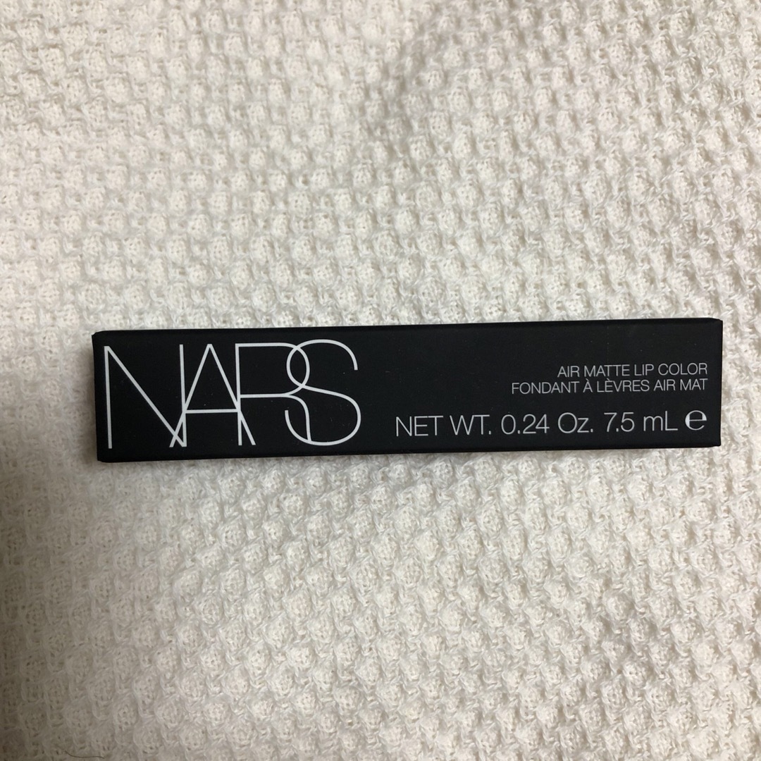 NARS(ナーズ)の【新品】NARS エアーマット　リップカラー 00049 ディープレッド コスメ/美容のベースメイク/化粧品(口紅)の商品写真