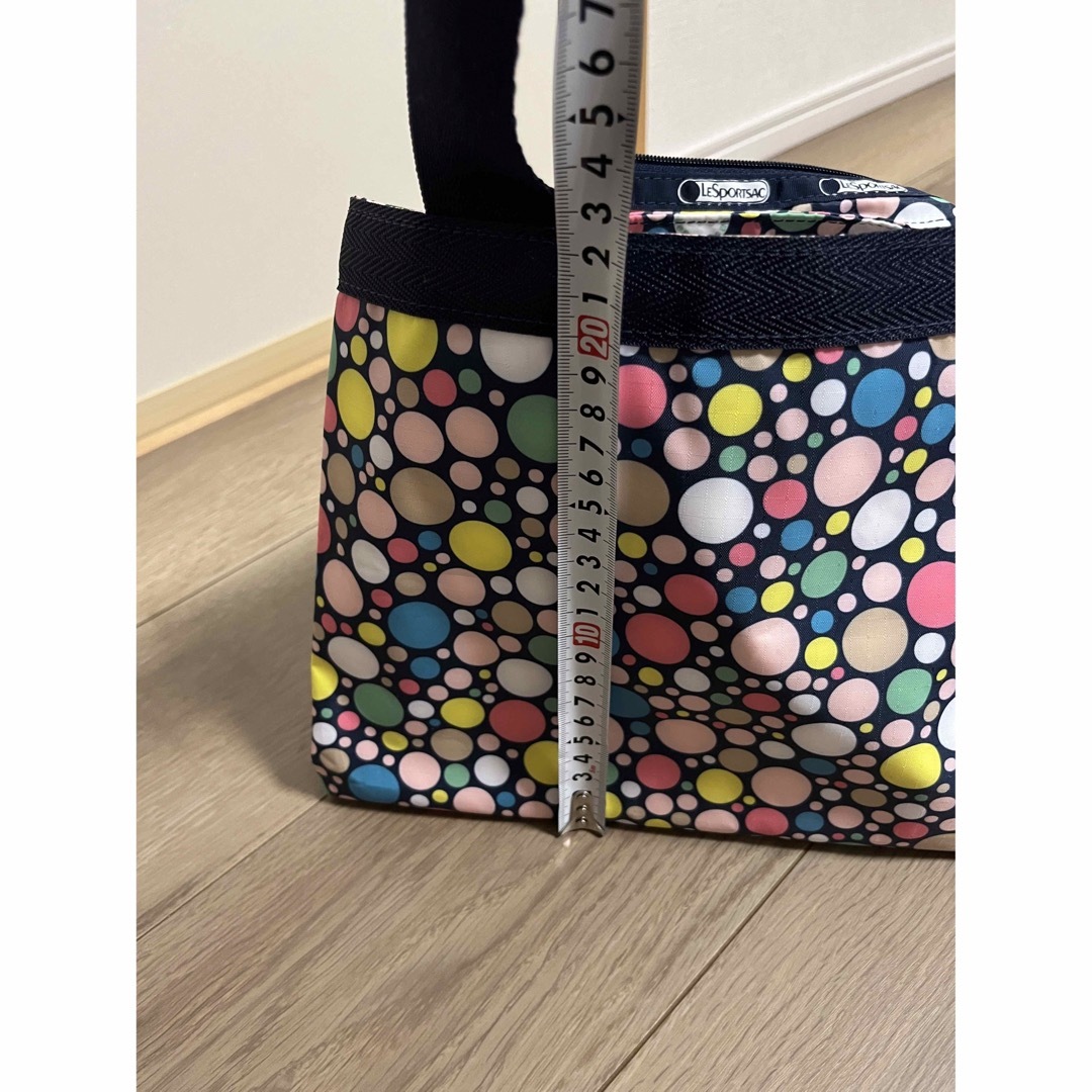 LeSportsac(レスポートサック)の値下げ！レスポートサック・マチたっぷり端しまでチャックバッグ・同柄ミニポーチ付き レディースのバッグ(ボストンバッグ)の商品写真