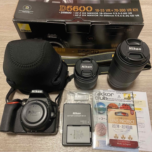 シャイニングゴールデン Nikon D5600 ダブルズームキット おまけ付き