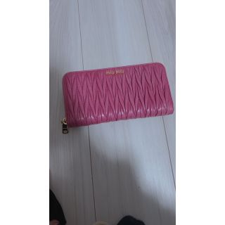 ミュウミュウ(miumiu)のmiumiu 長財布(長財布)