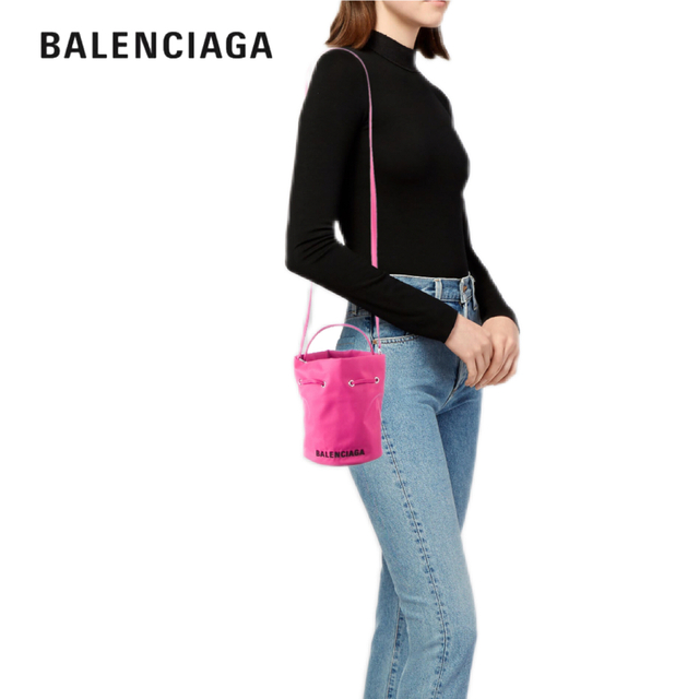 Balenciaga - 新品未使用　BALENCIAGA  Wheel XS  Bucket Bag