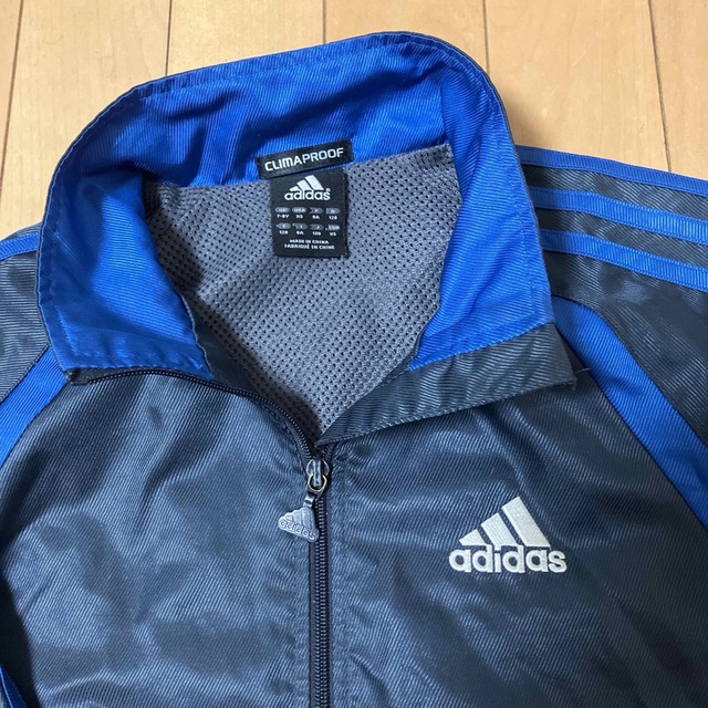 adidas(アディダス)のアディダス　ウィンドブレーカー　130cm キッズ/ベビー/マタニティのキッズ服男の子用(90cm~)(ジャケット/上着)の商品写真