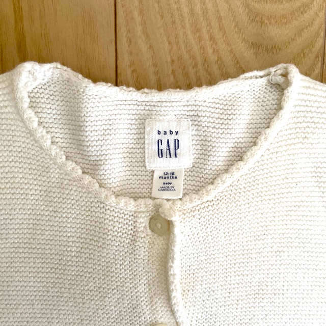 babyGAP(ベビーギャップ)のbabyGAP 80 カーディガン キッズ/ベビー/マタニティのベビー服(~85cm)(カーディガン/ボレロ)の商品写真