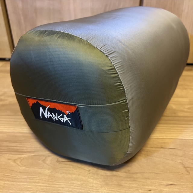 新品 NANGA ナンガ シュラフ 750DX レギュラーカーキ／グレー内部構造上面