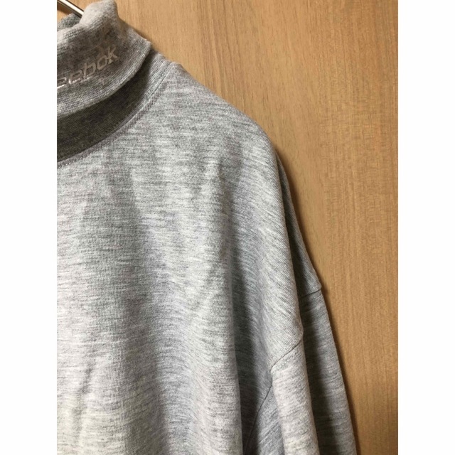 Reebok(リーボック)のReebok リーボック ハイネックロングスリーブ メンズのトップス(Tシャツ/カットソー(七分/長袖))の商品写真