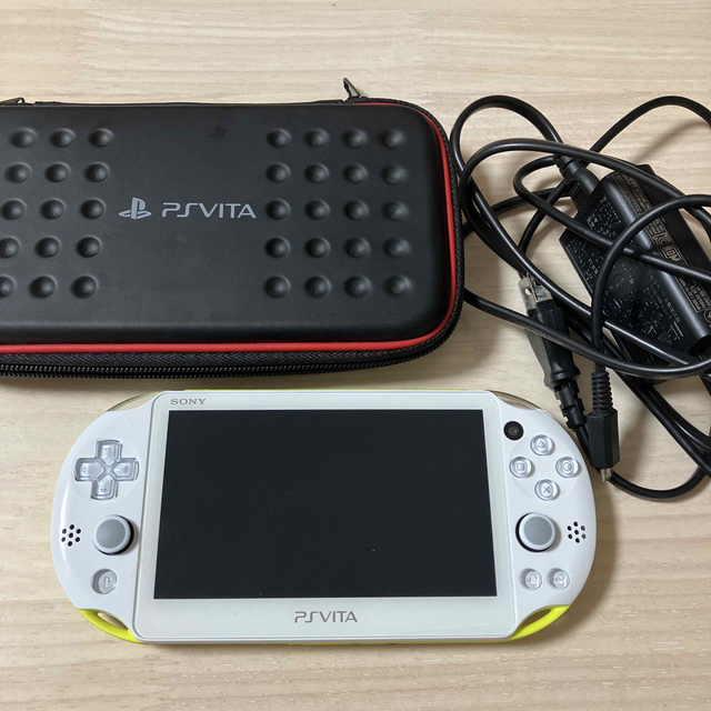 PSVITA PCH-2000ゲームソフト/ゲーム機本体