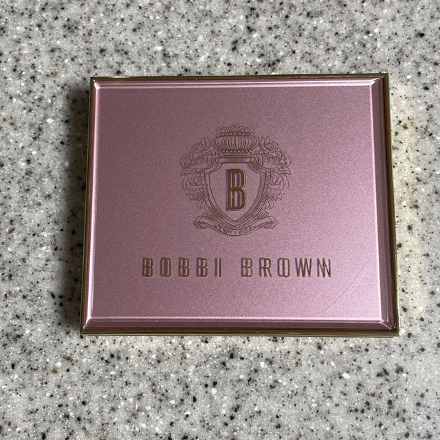 BOBBI BROWN(ボビイブラウン)のボビイブラウン　ピンクグロウリュクス コスメ/美容のベースメイク/化粧品(アイシャドウ)の商品写真