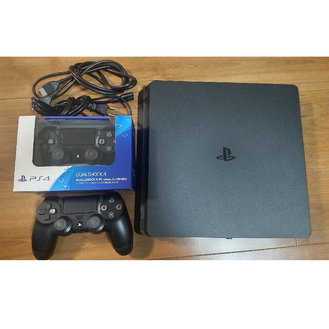 PS4本体 ＋コントローラー2個-