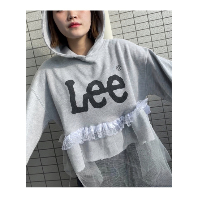 Lee(リー)のSALE！！！フリルパーカー レディースのトップス(パーカー)の商品写真