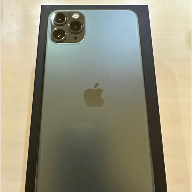 Apple(アップル)のiPhone11proMax 64GB SIMフリー　ミッドナイトグリーン スマホ/家電/カメラのスマートフォン/携帯電話(スマートフォン本体)の商品写真