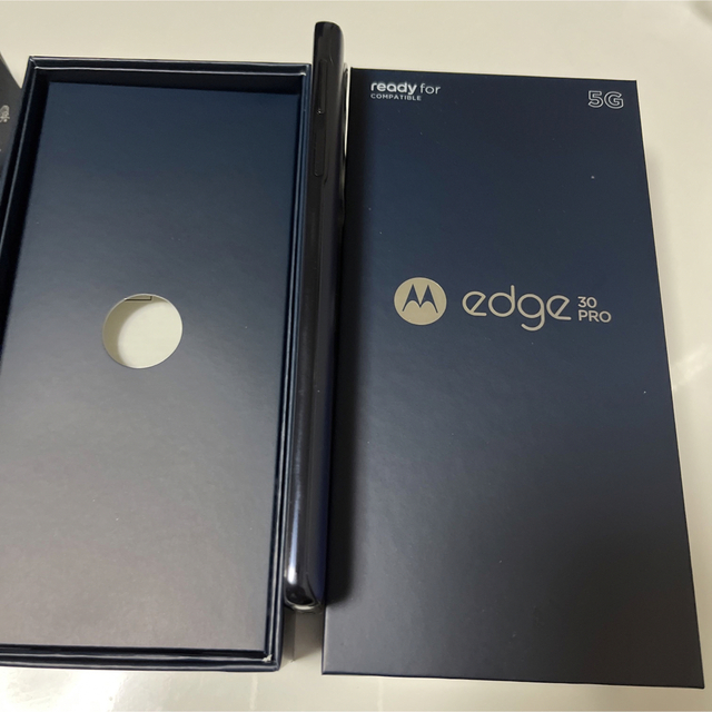 Motorola edge 30 pro 公式ワイヤレスチャージャー付き