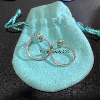 Tiffany & Co. - ティファニーTワイヤーフープピアス　ミディアムサイズ