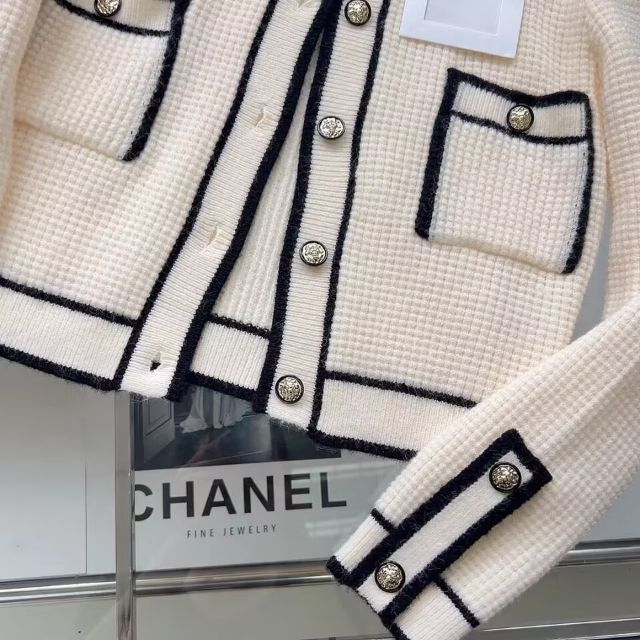 古典 シャネル CHANEL ビジュー付きカーディガン ピンクパープル カシミア 61031
