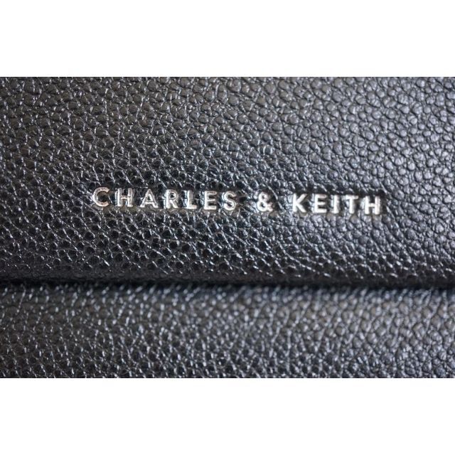 Charles and Keith(チャールズアンドキース)のタグ付き｜チャールズアンドキース ショルダーバッグ 黒 ブラック レディースのバッグ(ショルダーバッグ)の商品写真