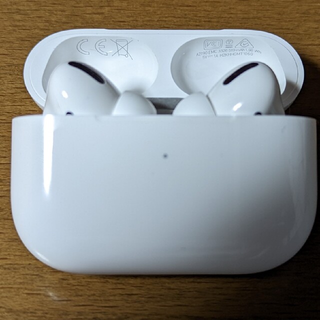 Apple(アップル)のアップル AirPods Pro MLWK3J/A スマホ/家電/カメラのオーディオ機器(ヘッドフォン/イヤフォン)の商品写真