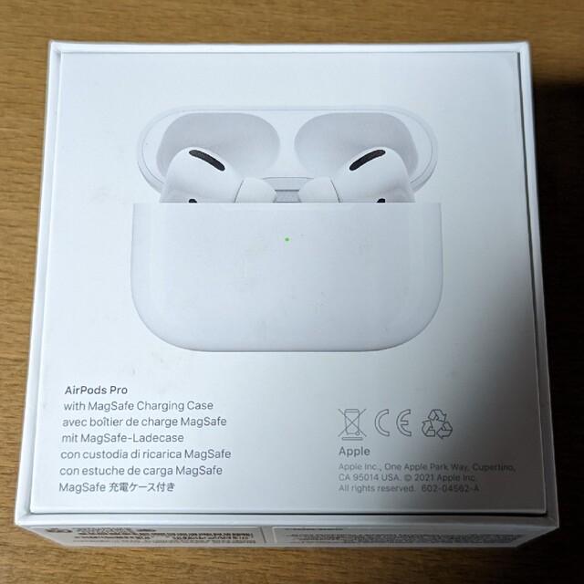 Apple(アップル)のアップル AirPods Pro MLWK3J/A スマホ/家電/カメラのオーディオ機器(ヘッドフォン/イヤフォン)の商品写真