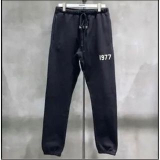 フィアオブゴッド(FEAR OF GOD)のESSENTIALS 1977 ブラック スウェット パンツ(その他)