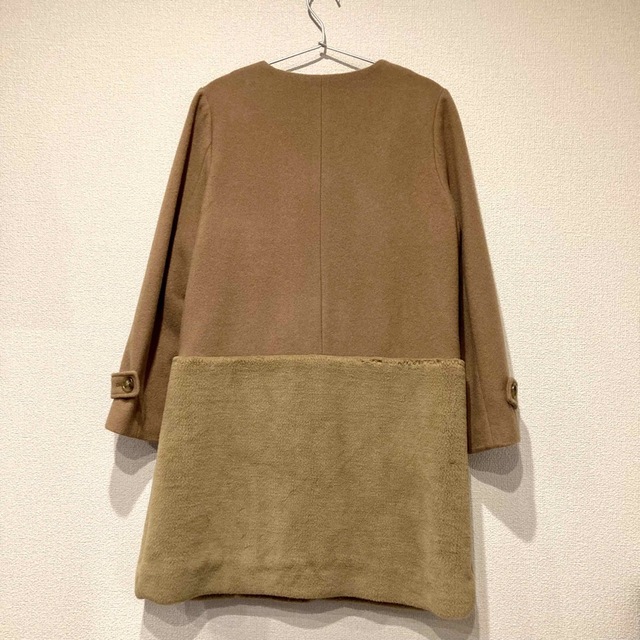 Ray BEAMS(レイビームス)の【新品】Ray BEAMS ボア切替ノーカラーコート キャメル レディースのジャケット/アウター(ロングコート)の商品写真