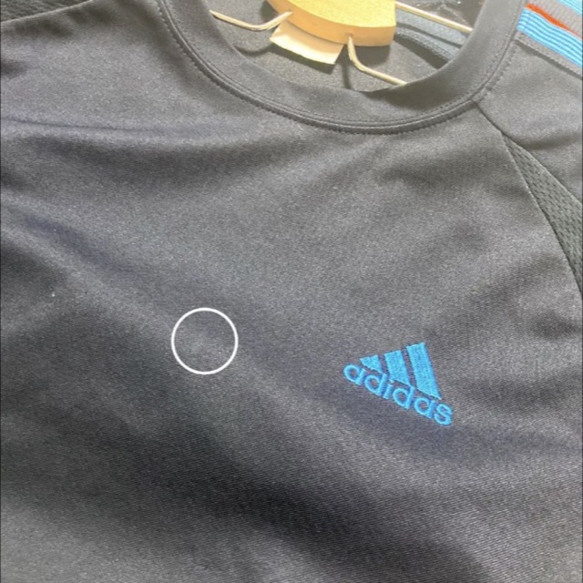 adidas(アディダス)の✨アディダス✨　トレーニングTシャツ　通気性あり　ライン入りデザイン レディースのトップス(Tシャツ(半袖/袖なし))の商品写真