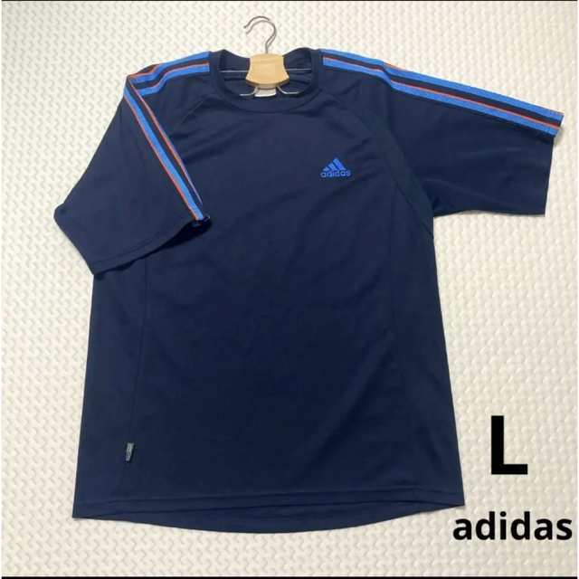 adidas(アディダス)の✨アディダス✨　トレーニングTシャツ　通気性あり　ライン入りデザイン レディースのトップス(Tシャツ(半袖/袖なし))の商品写真