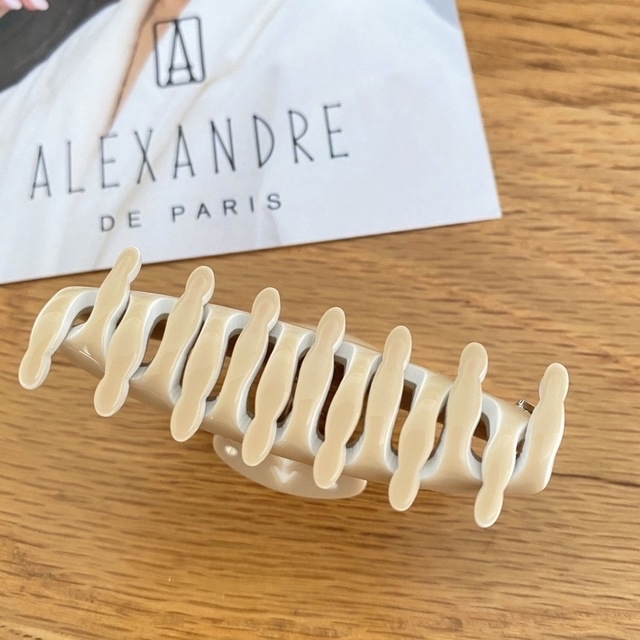 Alexandre de Paris(アレクサンドルドゥパリ)のAlexandre de paris（アレクサンドルドゥパリ）Sクリップ　新品 レディースのヘアアクセサリー(バレッタ/ヘアクリップ)の商品写真