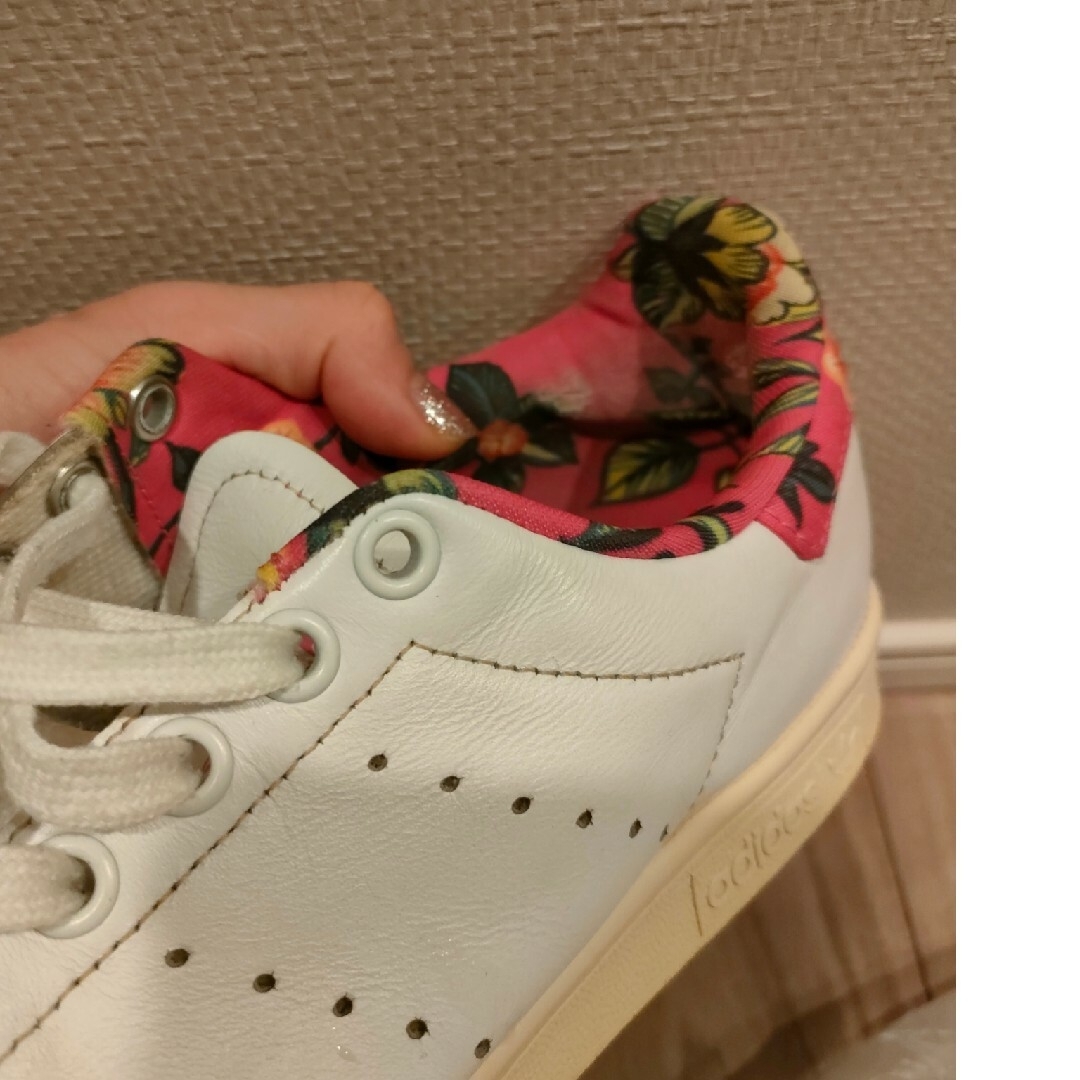 adidas(アディダス)のスタンスミス　レイ　花柄　STANSMITH レディースの靴/シューズ(スニーカー)の商品写真