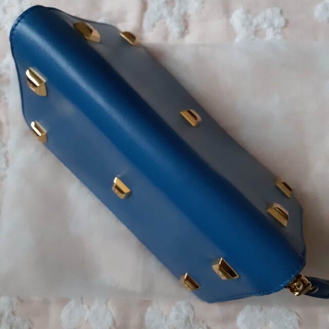 Ferragamo ガンチーニ スタッズ ラウンドファスナー長財布 ブルー 新品