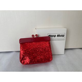 ミュウミュウ(MIU MIU)の【MiuMiu】ミュウミュウ  ノベルティポーチ レッド 【新品未使用】(ポーチ)