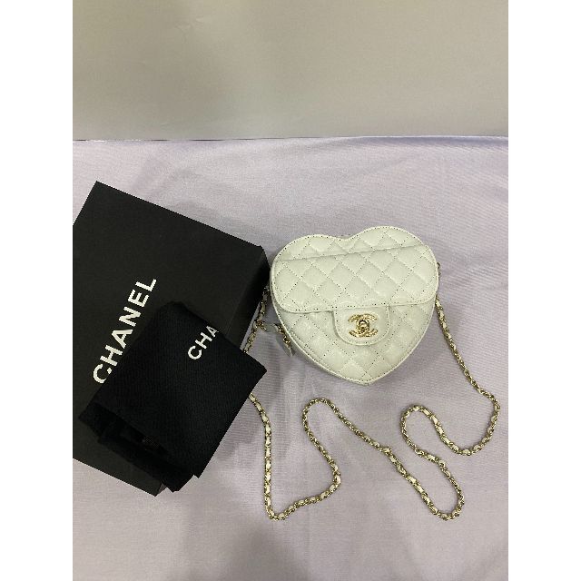 最安値に挑戦】 CHANEL - レア シャネル ベルトバッグ ハート 最安値に挑戦】 CHANEL - レア シャネル ベルトバッグ ハート