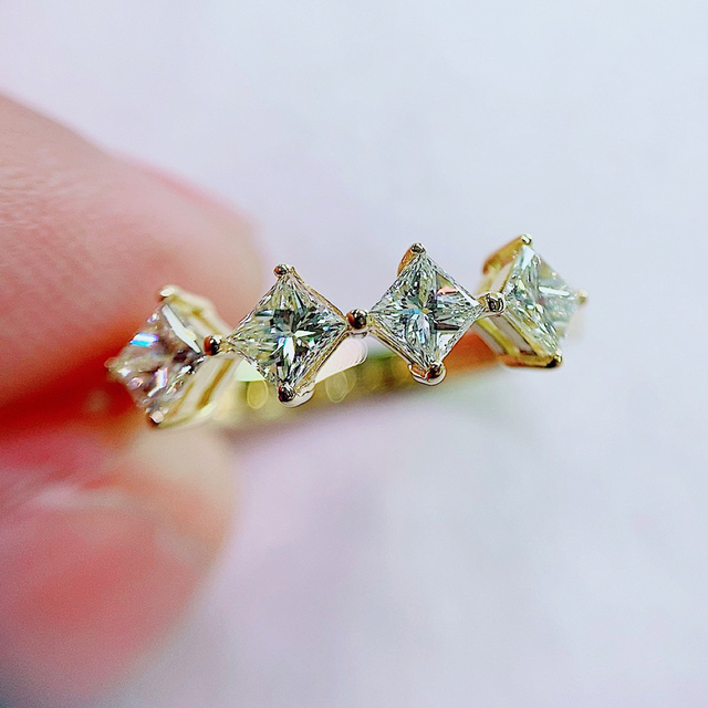 ★0.75ct ★✨プリンセスカットダイヤモンドK18ハーフエタニティリング指輪