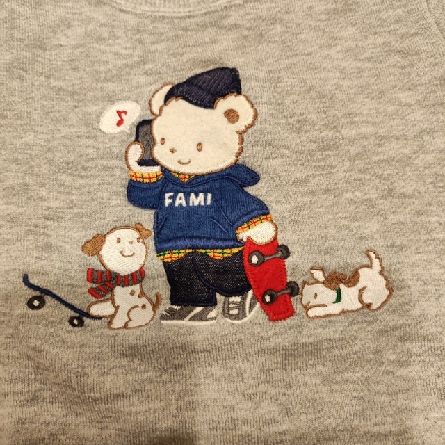 familiar(ファミリア)のkoto様専用　【中古品】familiarトレーナー　裏起毛　90 キッズ/ベビー/マタニティのキッズ服男の子用(90cm~)(Tシャツ/カットソー)の商品写真