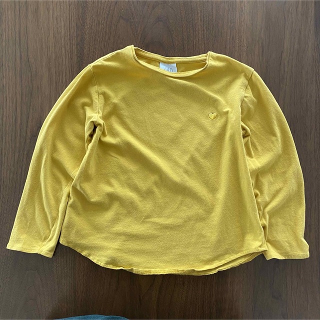 ZARA(ザラ)のZARA ロンT 116cm キッズ/ベビー/マタニティのキッズ服女の子用(90cm~)(Tシャツ/カットソー)の商品写真