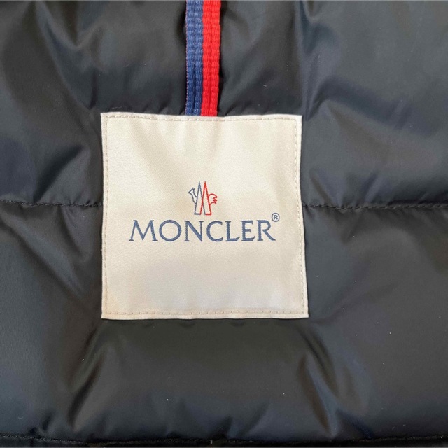 MONCLER(モンクレール)のMONCLER BARTRAMIFUR 0サイズ　新品同様 レディースのジャケット/アウター(ダウンジャケット)の商品写真