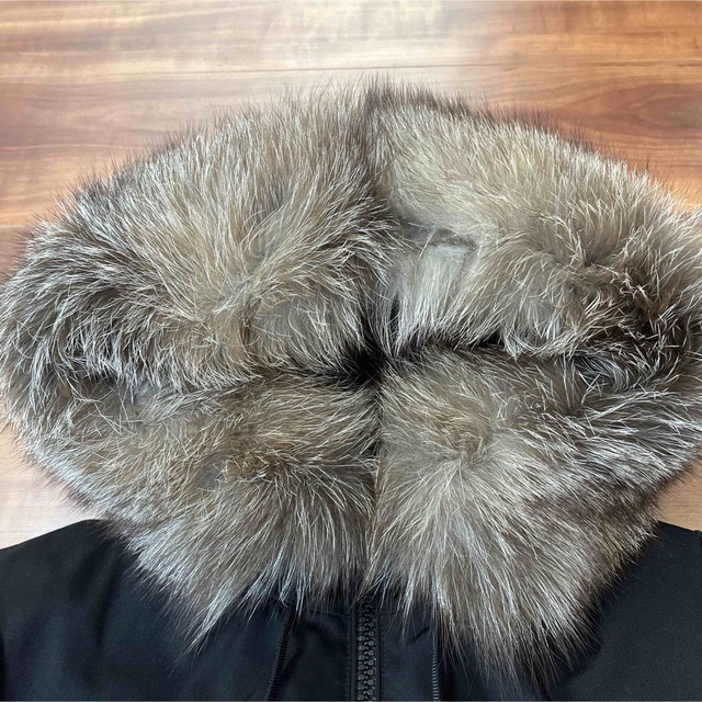 MONCLER(モンクレール)のMONCLER BARTRAMIFUR 0サイズ　新品同様 レディースのジャケット/アウター(ダウンジャケット)の商品写真