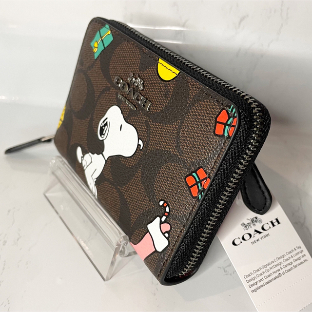 新作　新品　COACH　折り財布　スヌーピー　コラボ