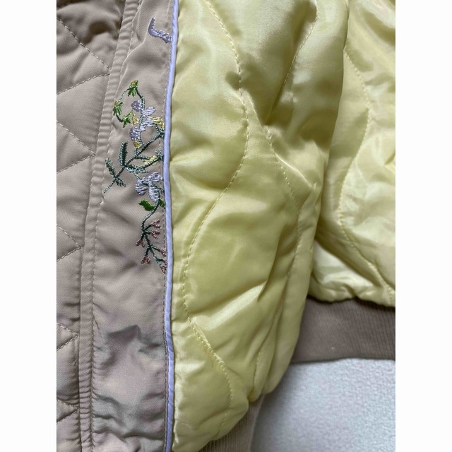 ブルゾン花柄ベージュ　 レディースのジャケット/アウター(ブルゾン)の商品写真