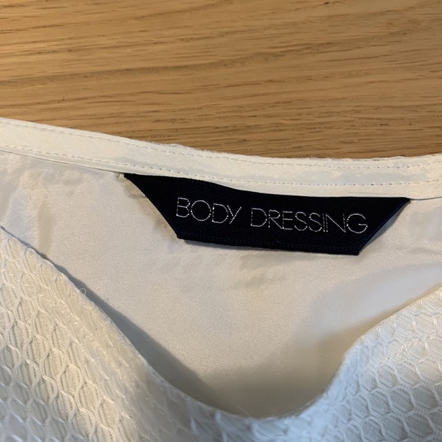 BODY DRESSING Deluxe(ボディドレッシングデラックス)の【ボディドレッシング】パーティーに最適な白のスカート☆Mサイズ レディースのスカート(ひざ丈スカート)の商品写真